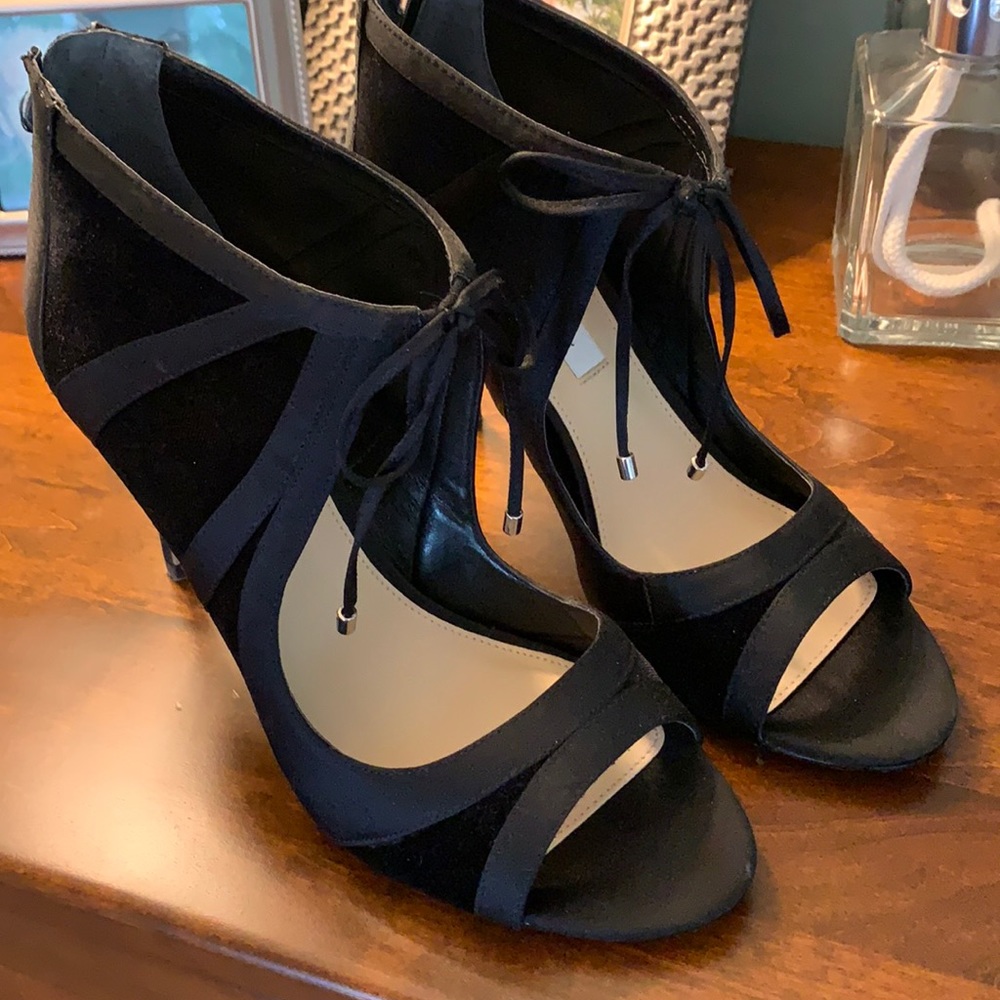 Beautiful black NINA of New York shoes 8.5 US worn once!